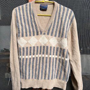 Vintage Pendleton Lambswool v-neck  argyle sweater unisex